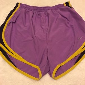 Purple nike shorts (M)